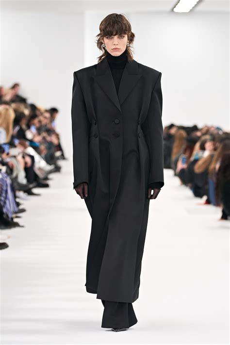 givenchy veste cuir|givenchy catwalk 2023.